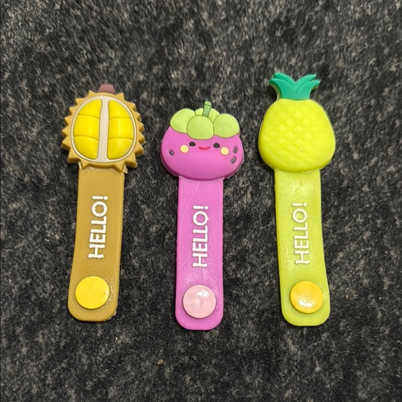 Cable Clips - Picture 1 of 3